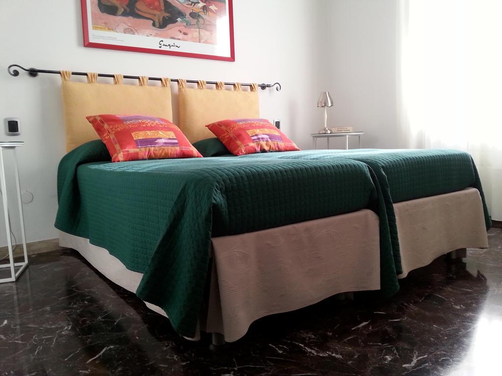 B&B Gloria Gallarate Ngoại thất bức ảnh